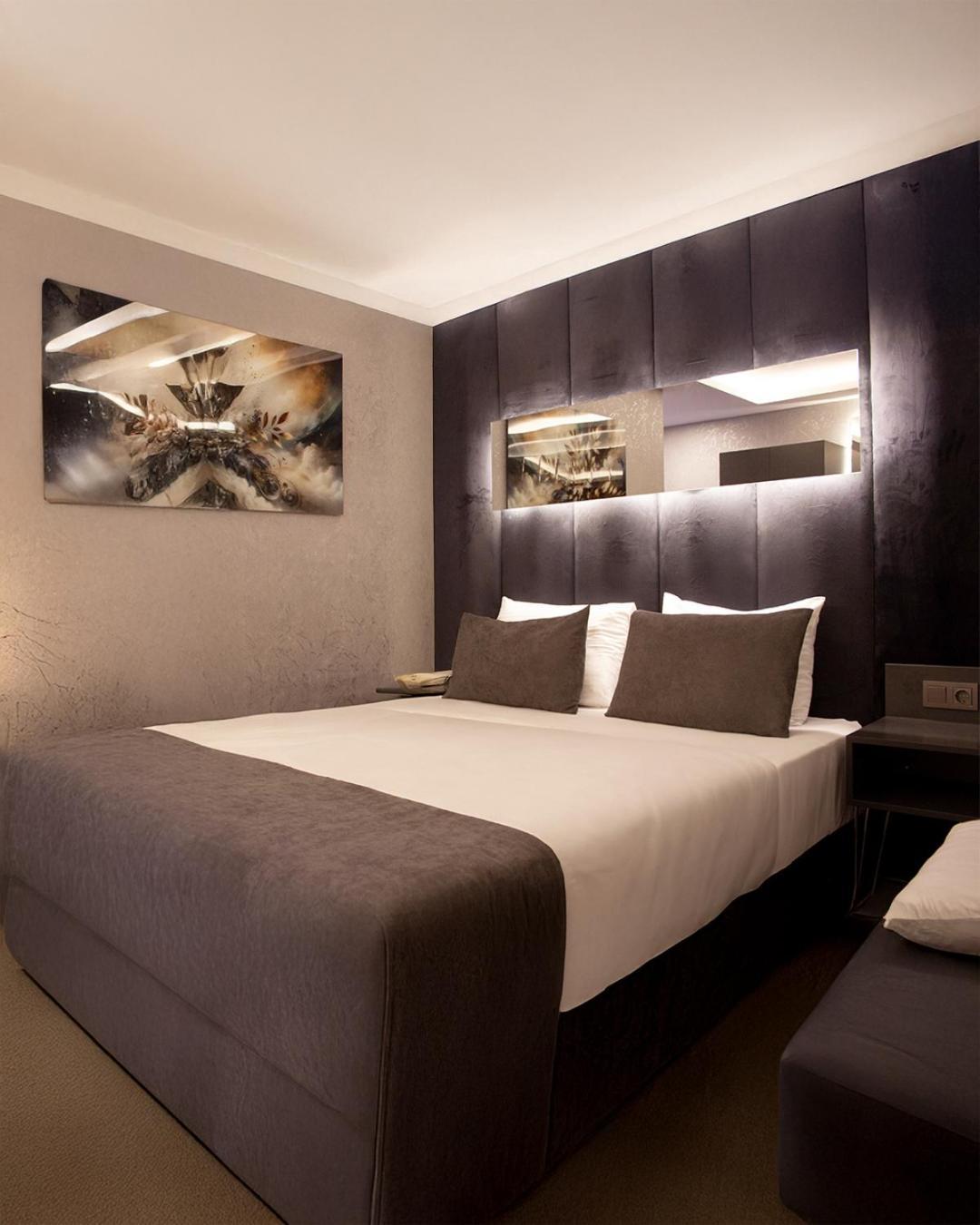 Otel 216 Silver