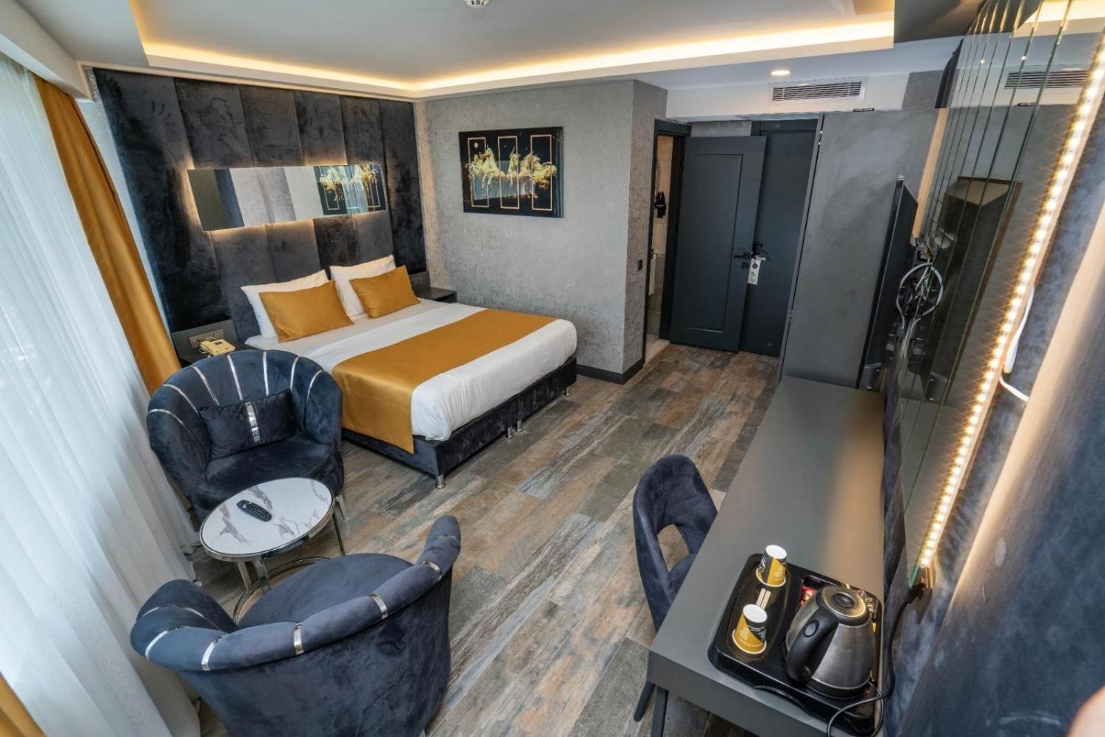 216 Silver Hotel 3*