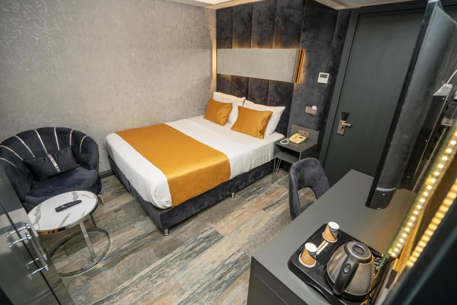 Hotel 216 Silver