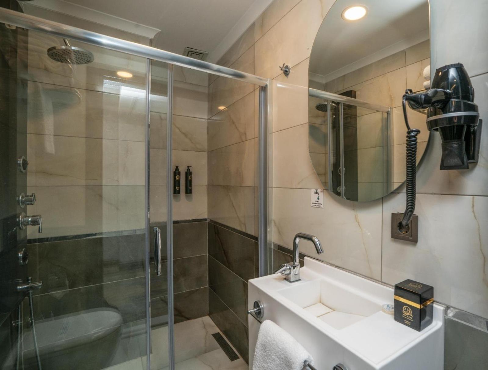 216 Silver Hotel 3*